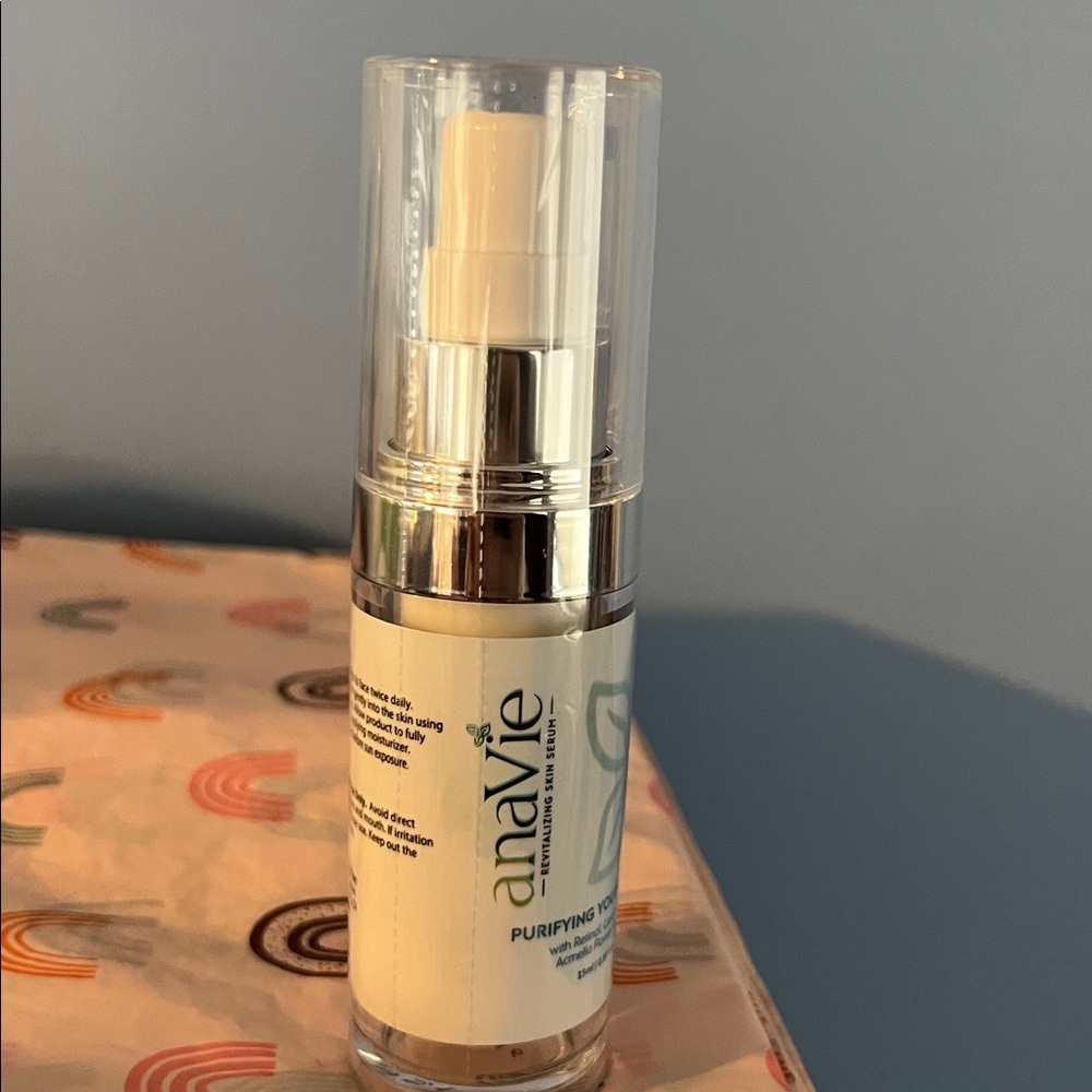 anaVie Purifying Youth Serum